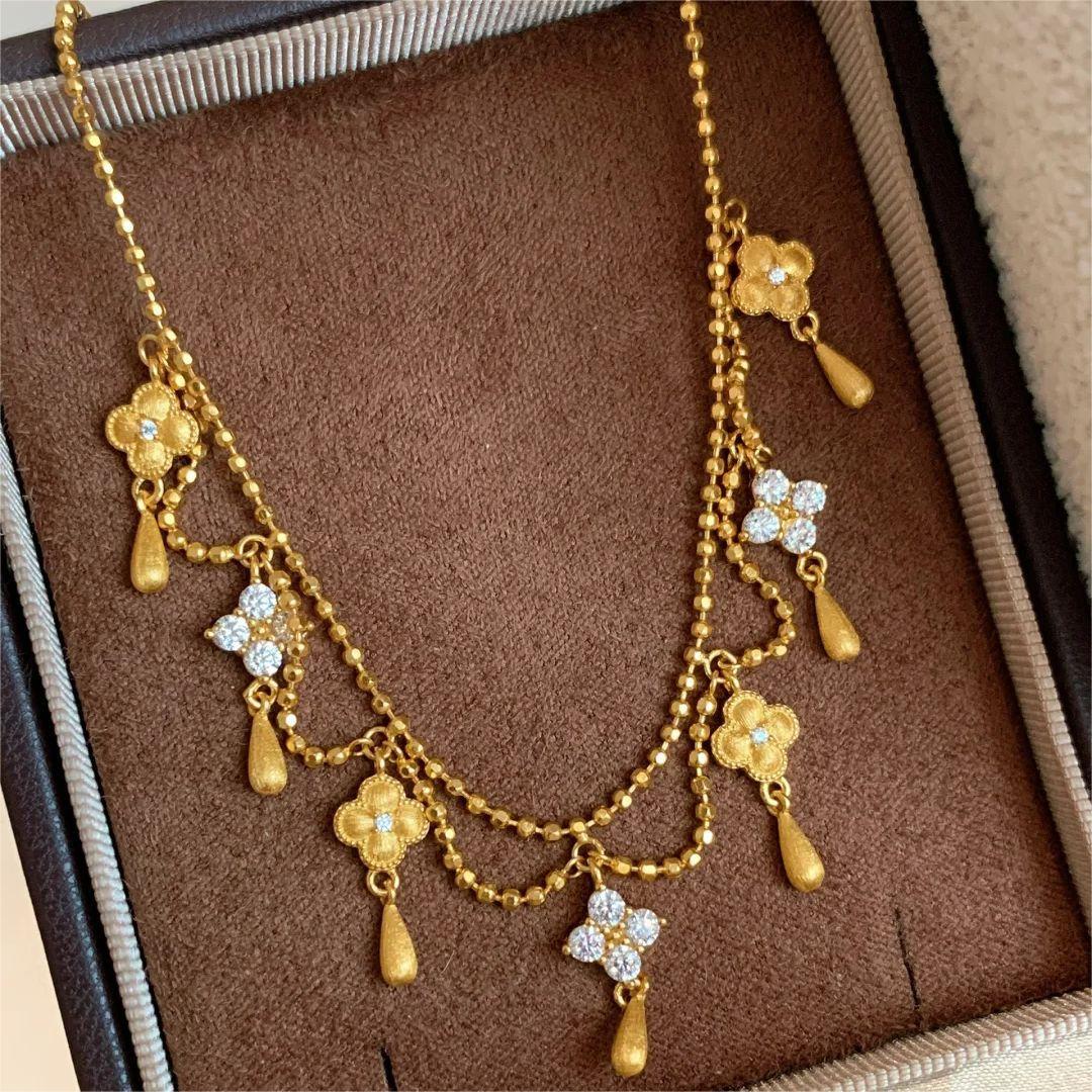 Exquisite Gold Four - Leaf Clover Necklace