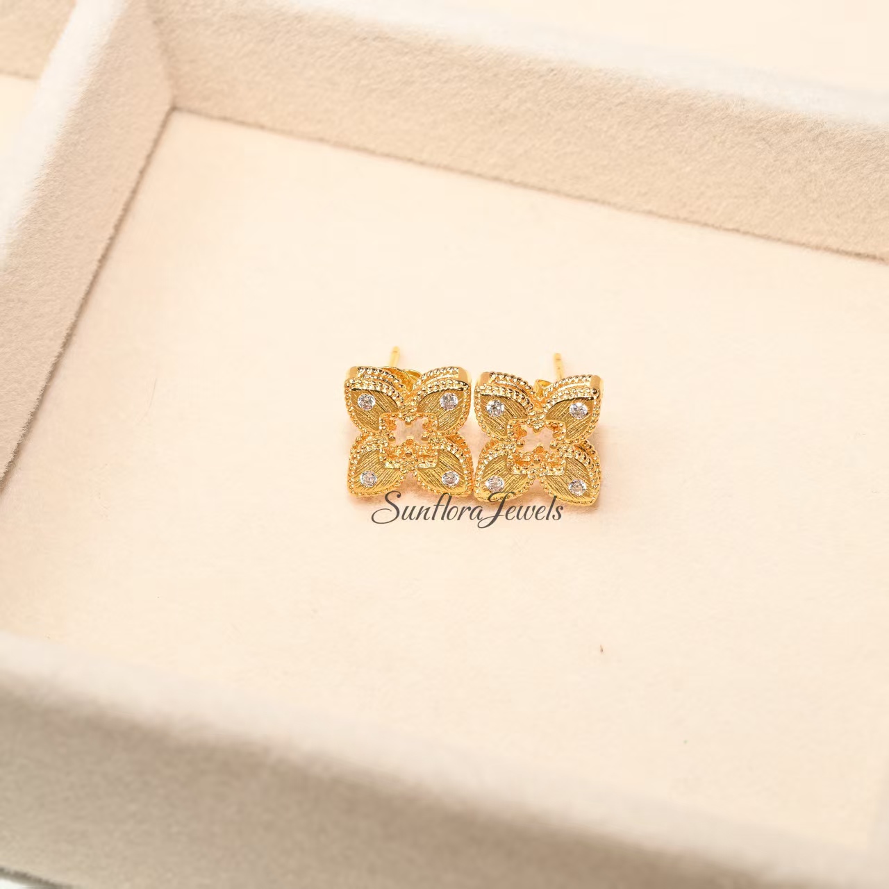 Stylish Hollow Four - Leaf Clover Gold Earrings