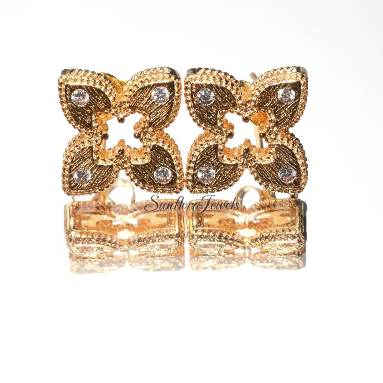 Luxury gold clover earrings trendy stud earrings