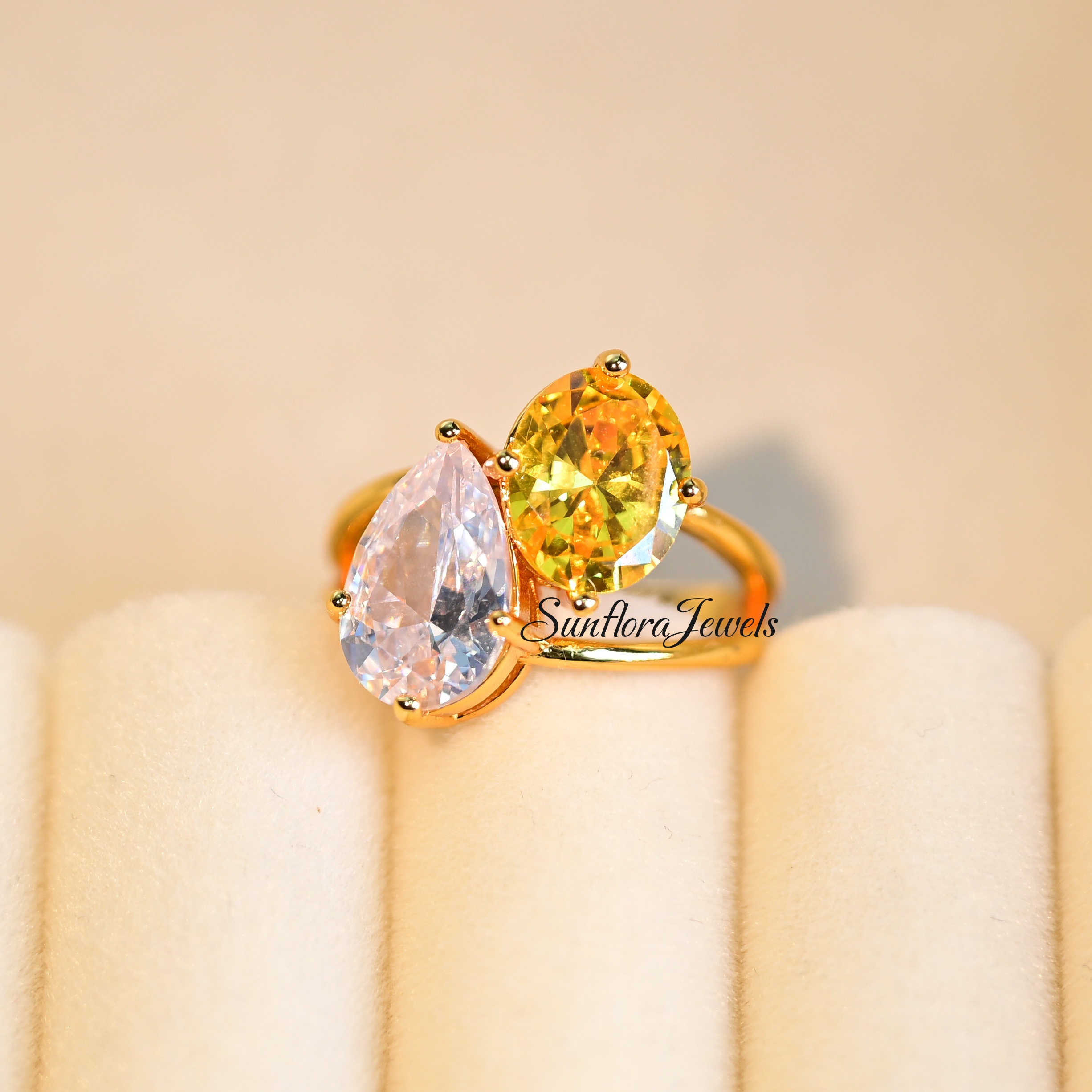 Gorgeous Gold Ring with Pear - Shaped Yellow and White Diamonds