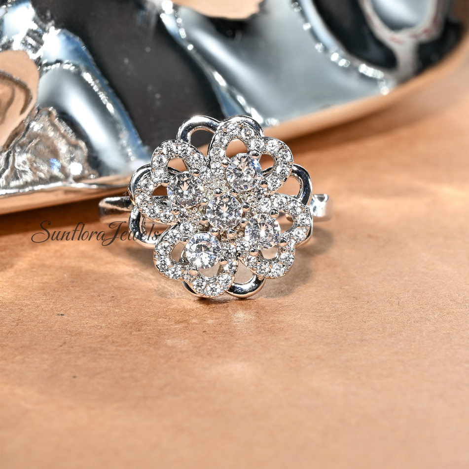 Diamond - Set Rotating Four - Leaf Clover Ring