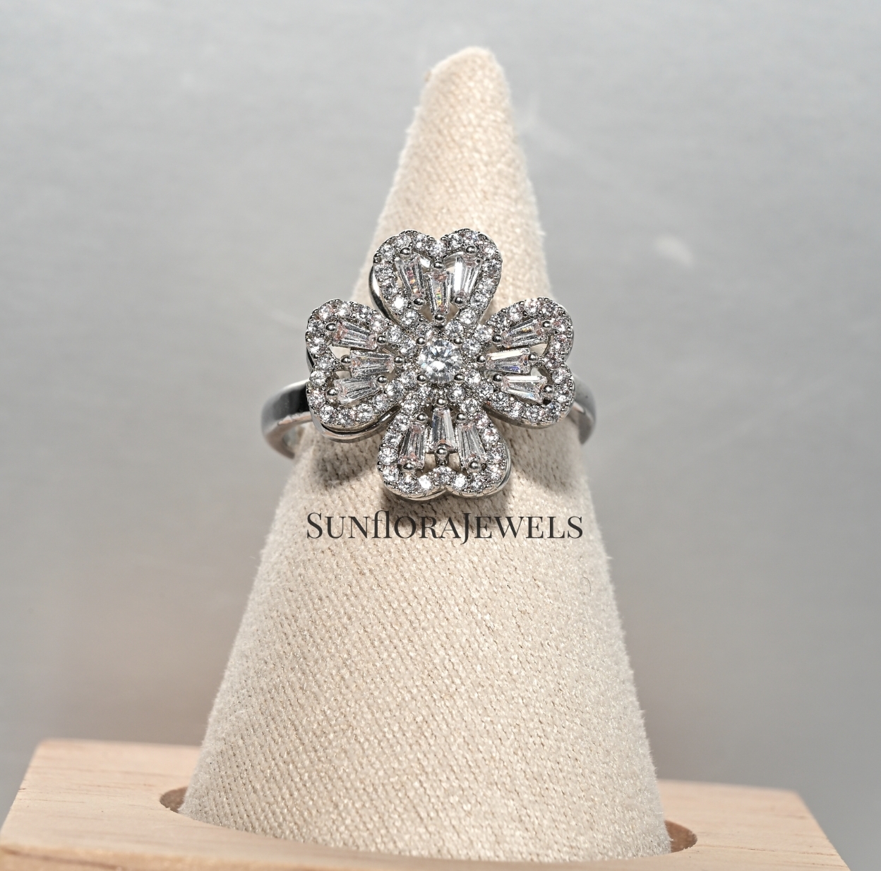 Sparkling Rotating Four-Leaf Clover Ring with Diamond Accents