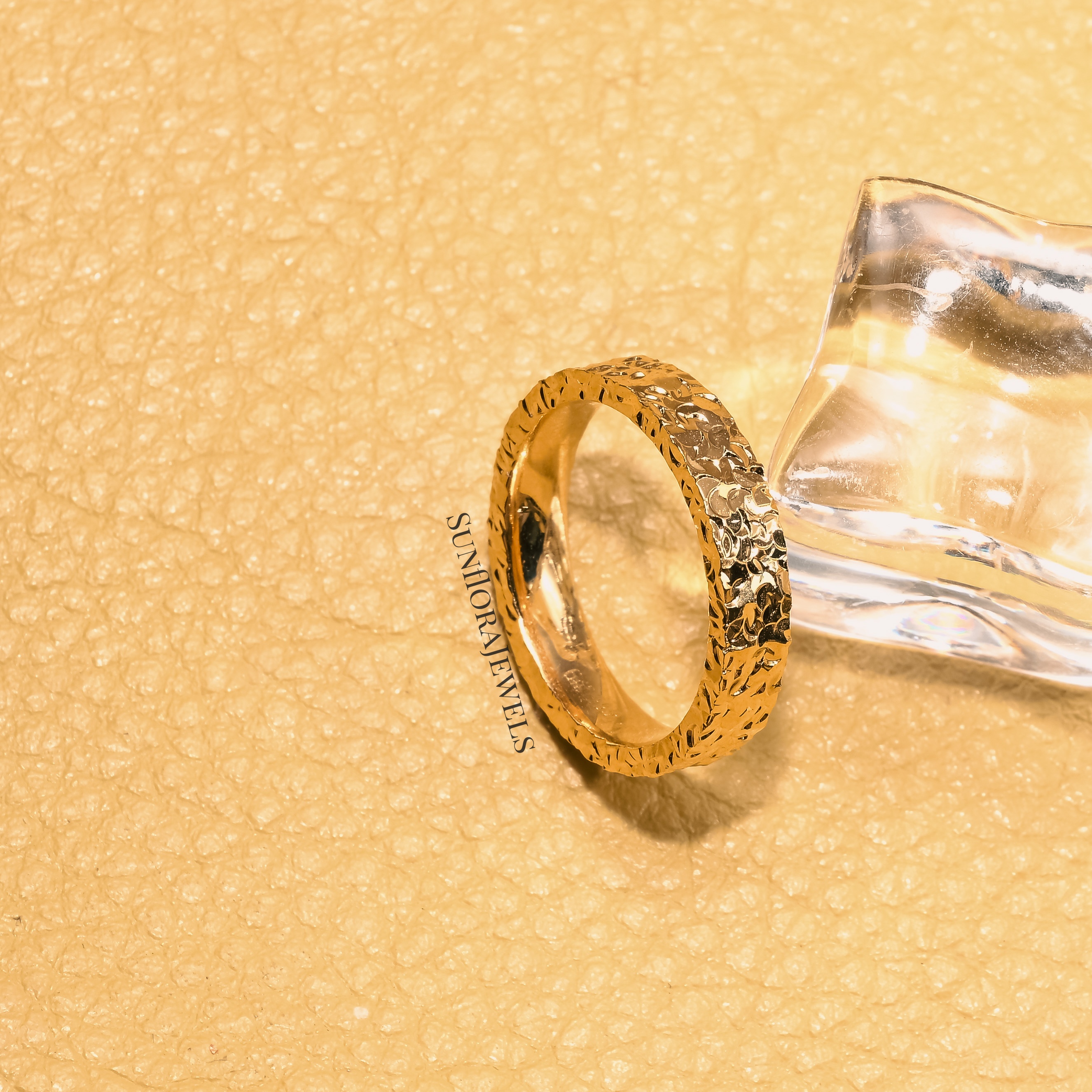 Icy Scale Retro Glitter Ring