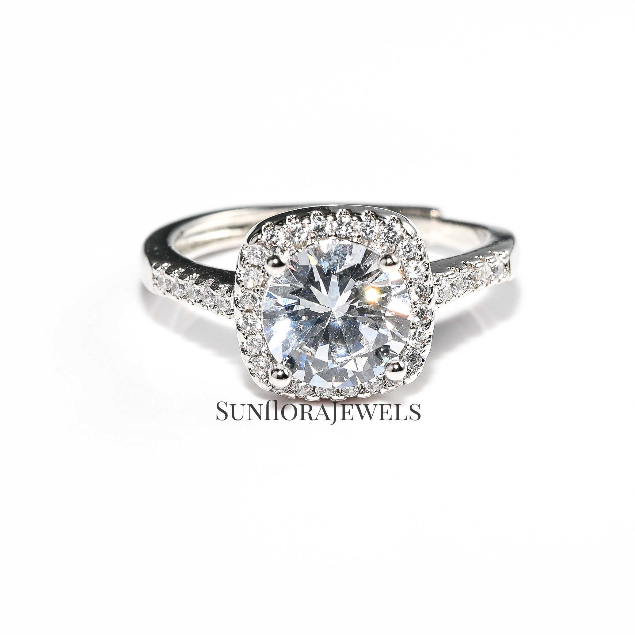 Elegant S925 Silver Halo Ring Featuring Brilliant Moissanite Gemstone