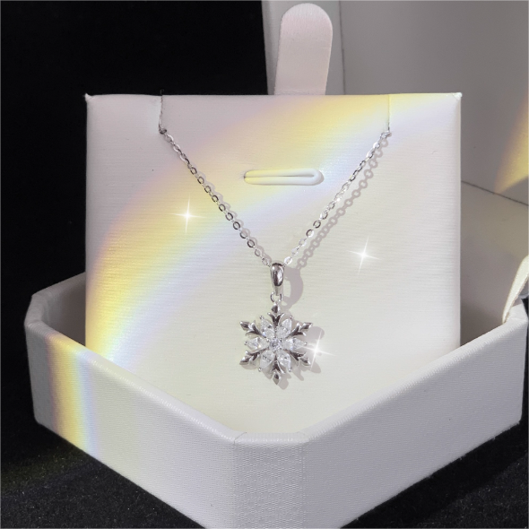 Sparkling Snowflake Pendant Necklace with Zircon Crystals